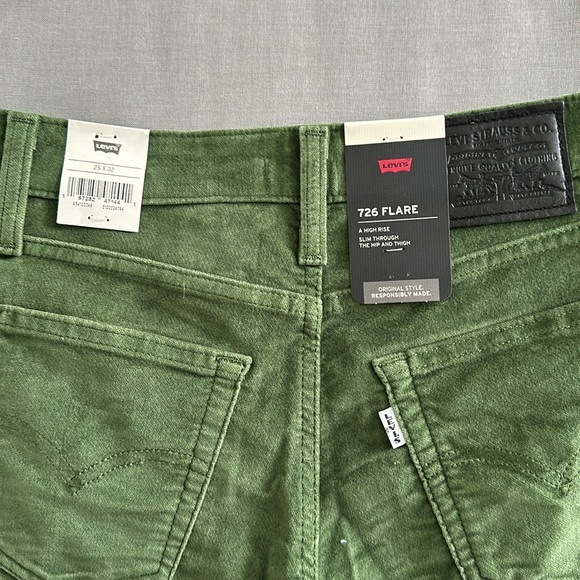 NWT Levi 726 high rise flare corduroy pants - Picture 8 of 11